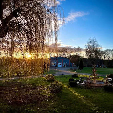 فندق Agroturystyka Palac Camping *